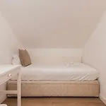 Cozy 2 Bedroom Retreat Lisbona
