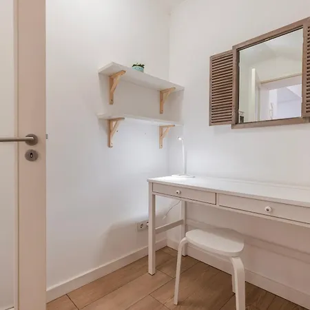 Cozy 2 Bedroom Retreat * 리스본