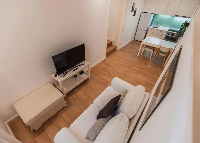 Cozy 2 Bedroom Retreat *