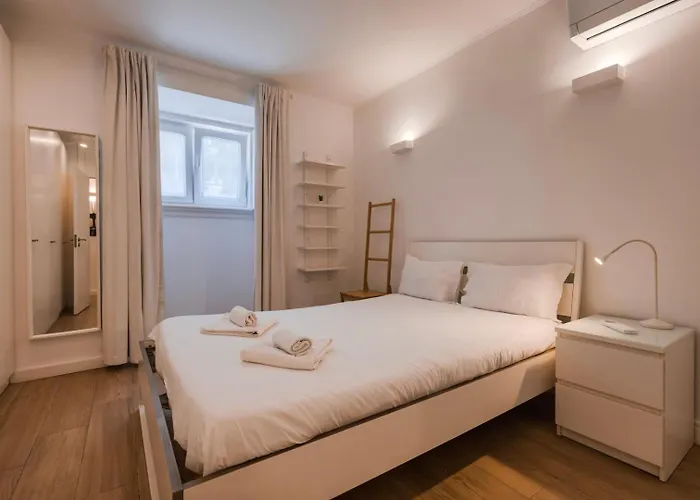 Cozy 2 Bedroom Retreat Lägenhet