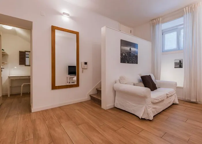 Cozy 2 Bedroom Retreat * ליסבון