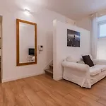 Cozy 2 Bedroom Retreat * リスボン