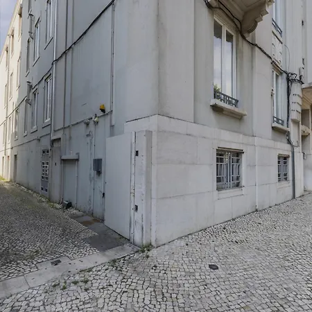 Cozy 2 Bedroom Retreat Apartament