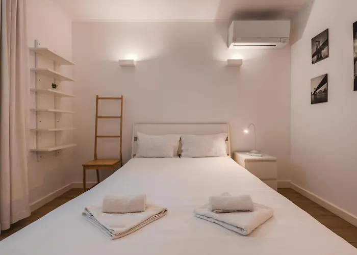 Cozy 2 Bedroom Retreat 公寓