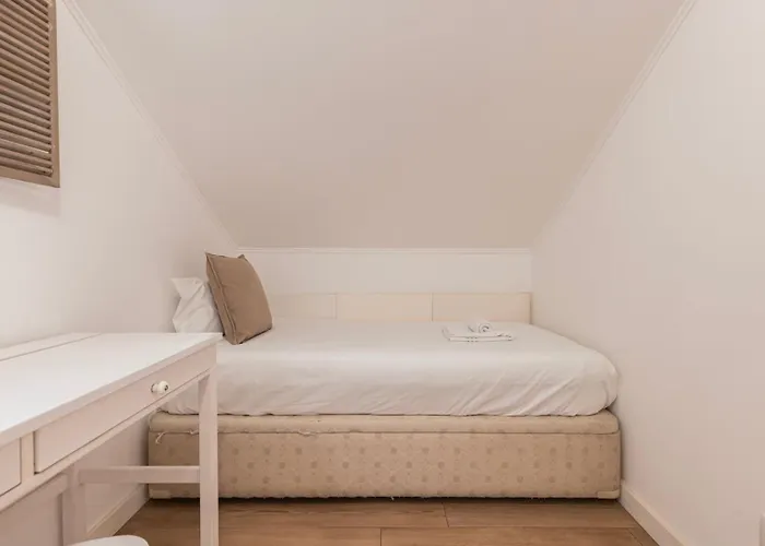 Cozy 2 Bedroom Retreat Lisboa