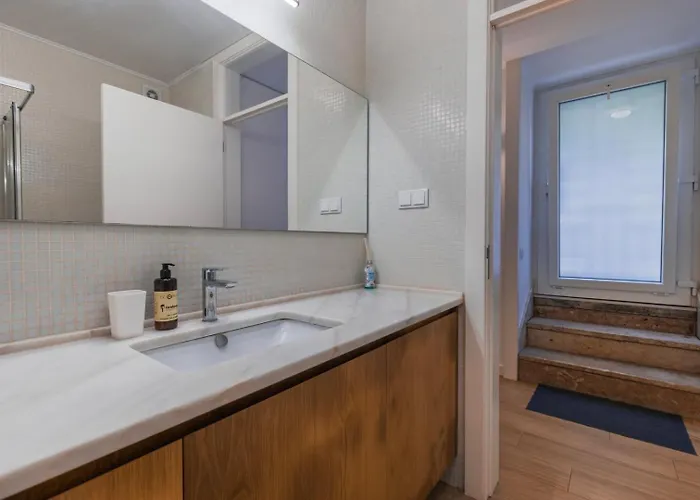 Cozy 2 Bedroom Retreat * Lisboa